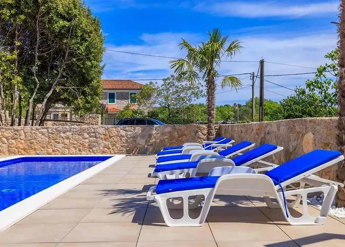 Apartment In Kras-dobrinj - Insel Krk 50502 *